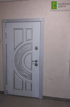 Пример установленной двери